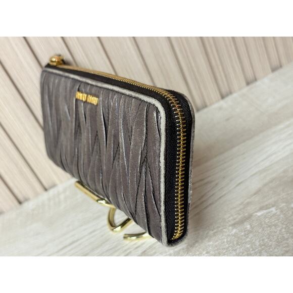 Authentic Miu Miu Matelasse Gray Leather Long Wallet - Picture 5 of 13